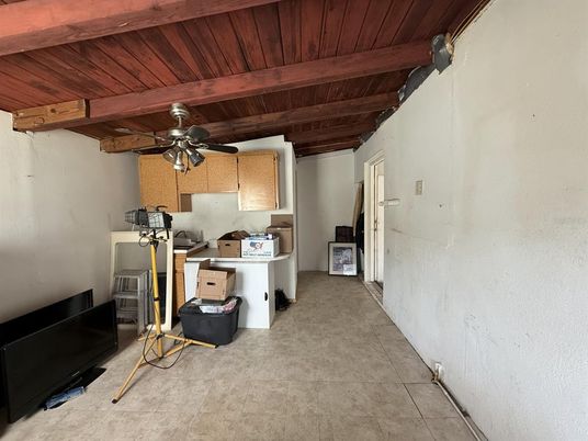 Interior, Washer, Wooden Beams, Wooden Ceilings