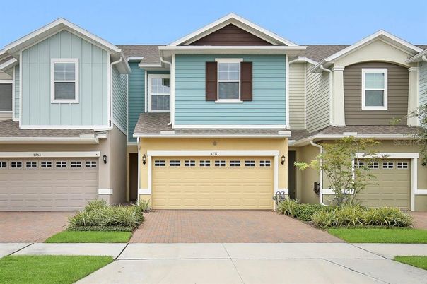 Attached, Exterior, Facade, Rowhouse
