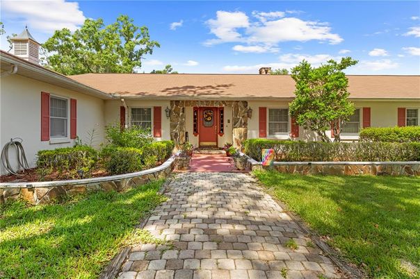 Backyard, Exterior, Facade, Ranch