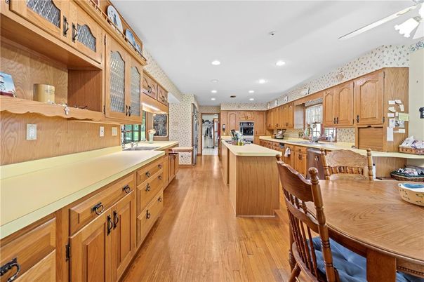 Dining room, Interior, Kitchen, Recessed Lighting, Wood Texture Flooring