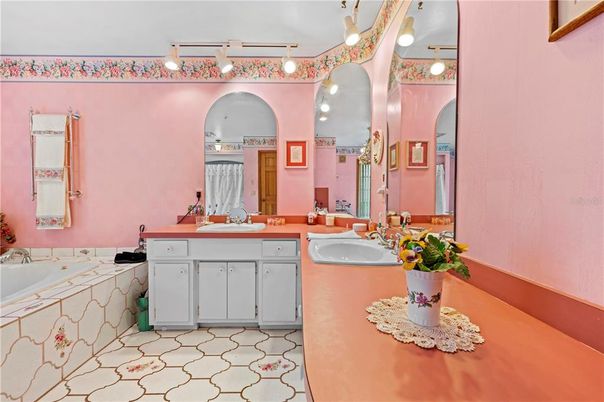Bathroom, Dual Sink Vanities, Interior, Pendant Lights
