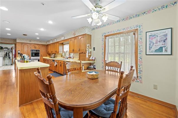 Dining room, Interior, Kitchen, Recessed Lighting, Wood Texture Flooring