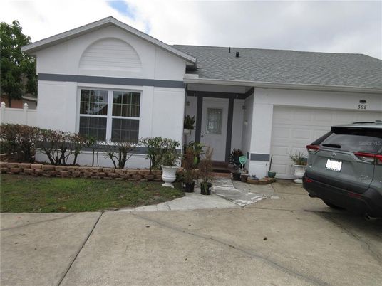 Attached, Exterior, Facade, Ranch