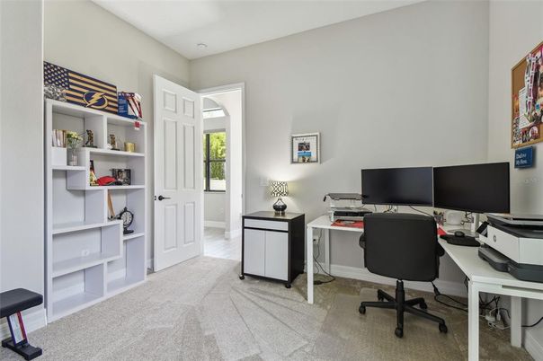 Home Office, Interior