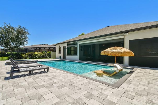Exterior, Pool