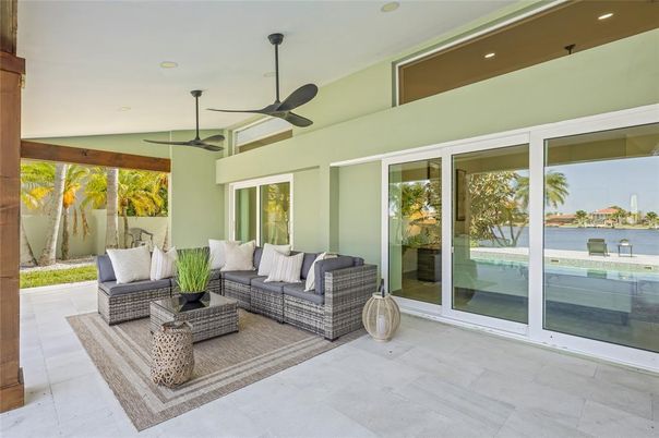 Exterior, Recessed Lighting, Water
