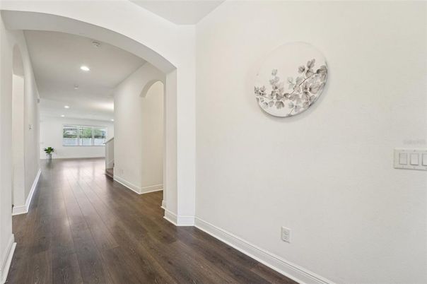 Interior, Recessed Lighting, Wood Texture Flooring