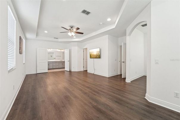 Empty room, Interior, Recessed Lighting, Wood Texture Flooring