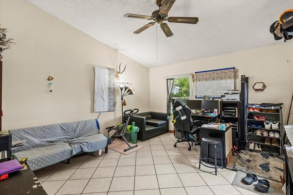Home Office, Interior