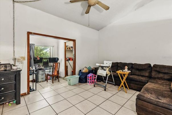 Home Office, Interior