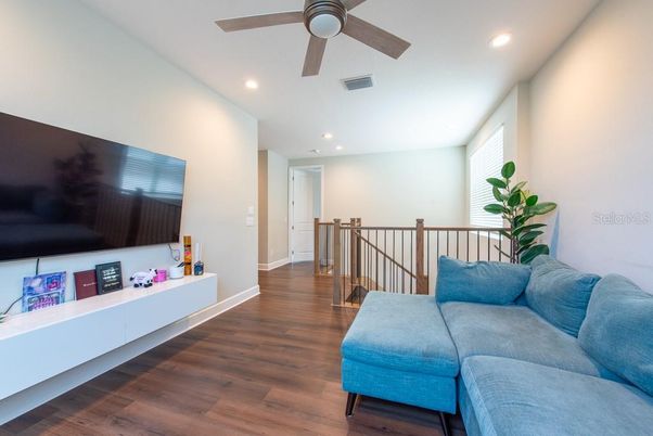 Interior, Recessed Lighting, Wood Texture Flooring