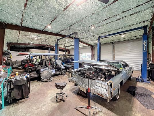 Garage, Interior