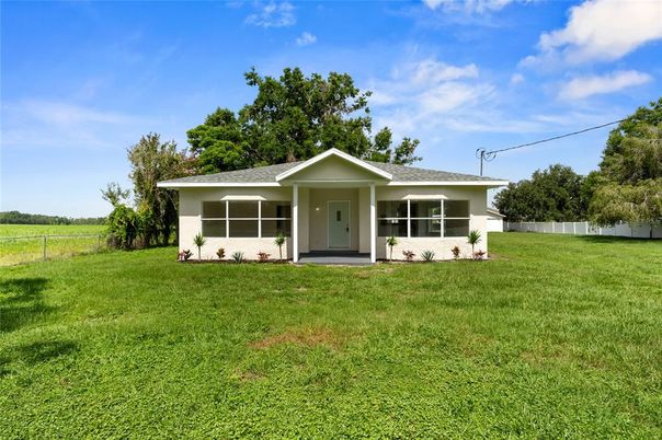 Backyard, Exterior, Facade, Ranch