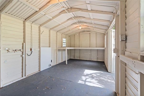Garage, Interior