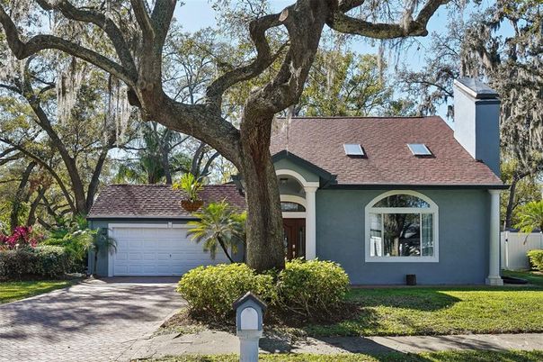 Attached, Exterior, Facade, Ranch