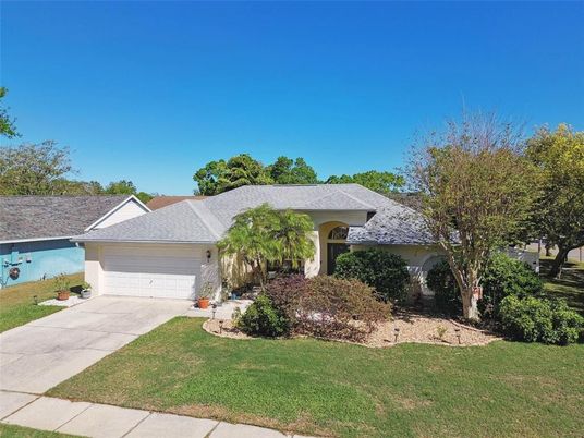 Attached, Exterior, Facade, Ranch