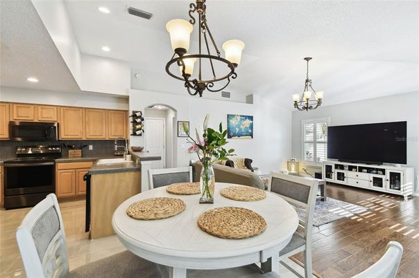 Chandelier, Dining room, Interior, Kitchen, Pendant Lights, Recessed Lighting, Wood Texture Flooring