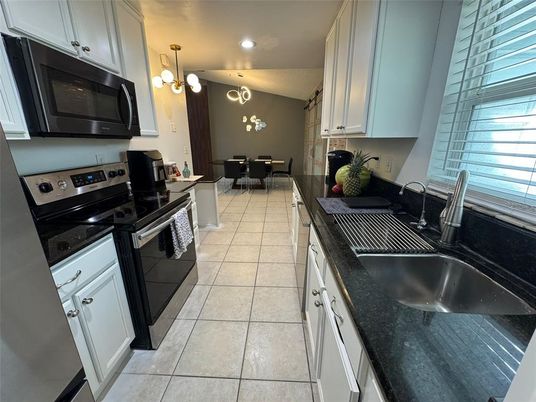 Dining room, Interior, Kitchen, Pendant Lights, Recessed Lighting