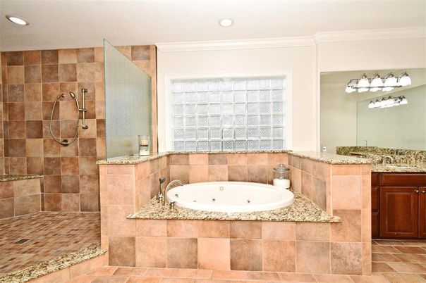 Bathroom, Interior, Recessed Lighting