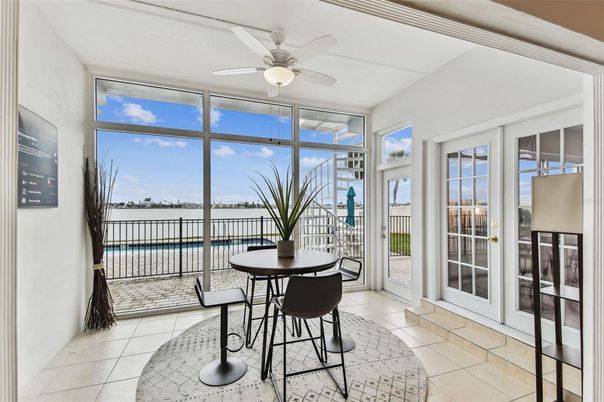 Dining room, Interior, Sun Room, Water