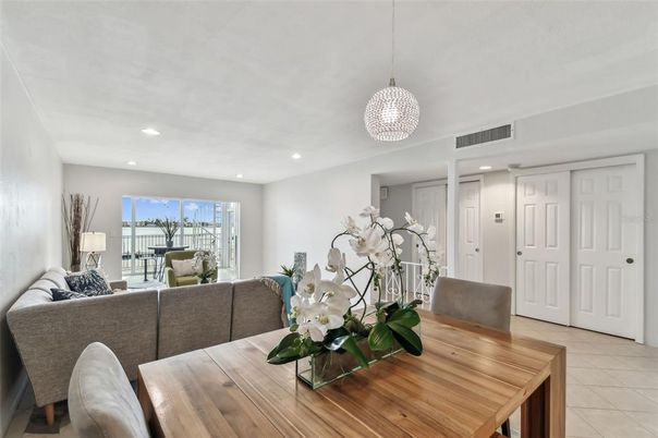 Chandelier, Dining room, Interior, Living room, Pendant Lights, Recessed Lighting