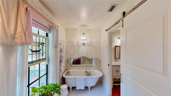 Bathroom, Free Standing Baths, Interior, Pendant Lights
