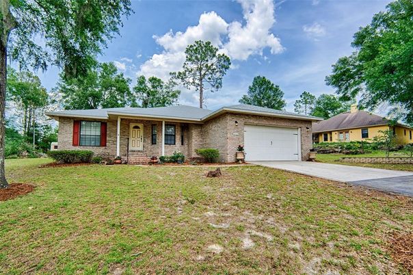Attached, Exterior, Facade, Brick Facade, Ranch