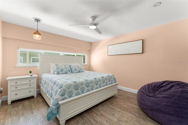 Bedroom, Interior, Pendant Lights, Wood Texture Flooring
