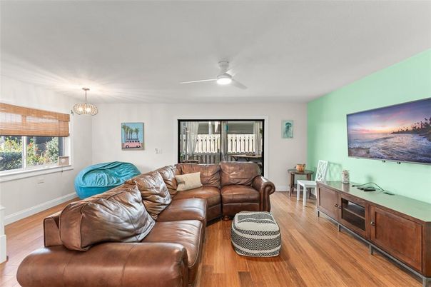Interior, Living room, Pendant Lights, Wood Texture Flooring