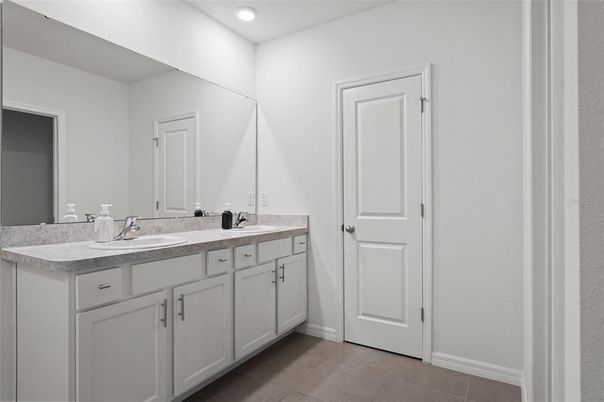 Bathroom, Dual Sink Vanities, Interior, Recessed Lighting