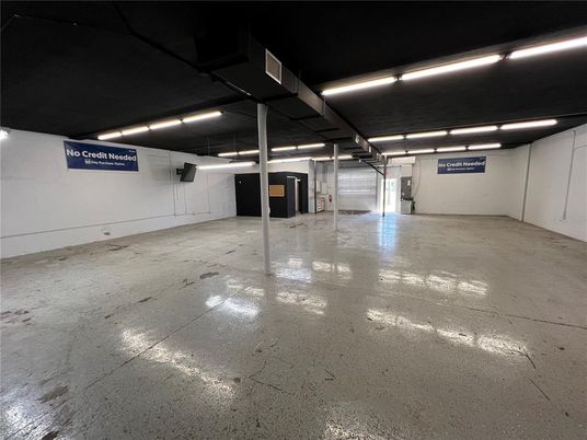 Garage, Interior