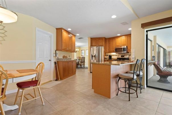 Dining room, Interior, Kitchen, Recessed Lighting, Stainless Steel Appliances
