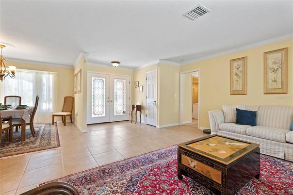 Chandelier, Dining room, Interior, Living room