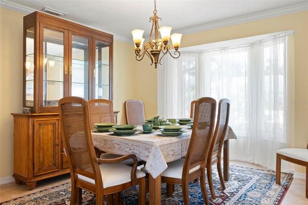 Chandelier, Dining room, Interior