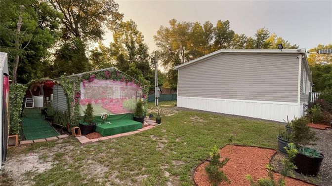 Backyard, Exterior