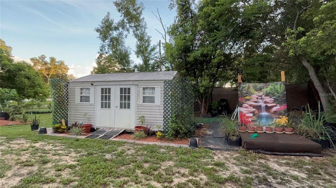 Backyard, Exterior