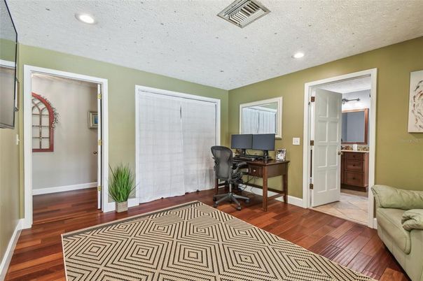 Home Office, Interior, Recessed Lighting, Wood Texture Flooring