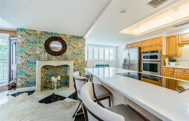 Dining room, Interior, Kitchen, Recessed Lighting, Stainless Steel Appliances