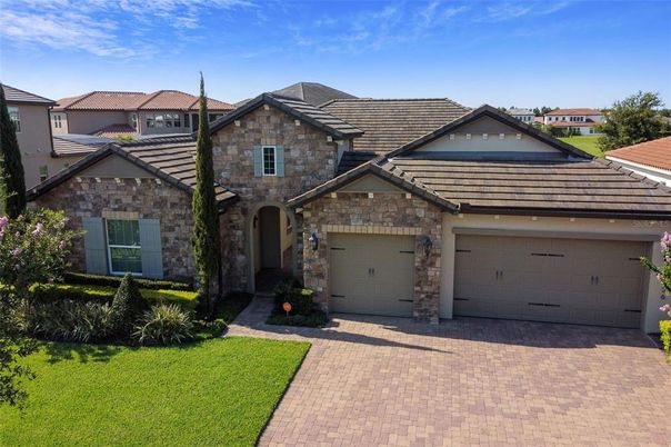 Attached, Exterior, Facade, Mediterranean