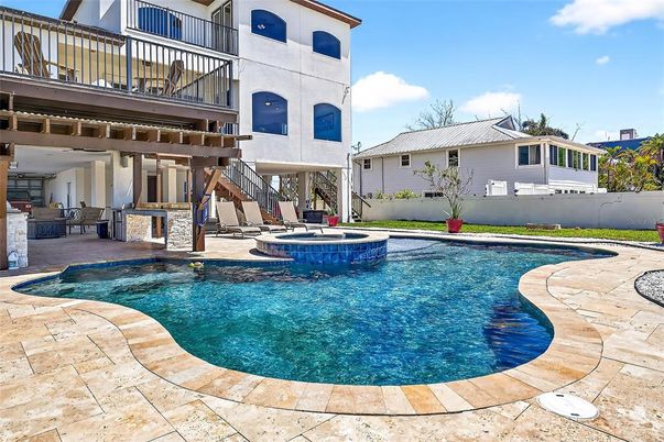Exterior, Pool
