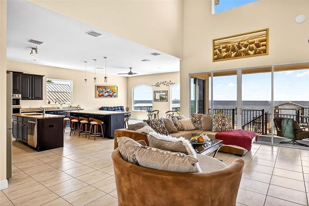 Interior, Kitchen, Living room, Pendant Lights, Recessed Lighting, Water