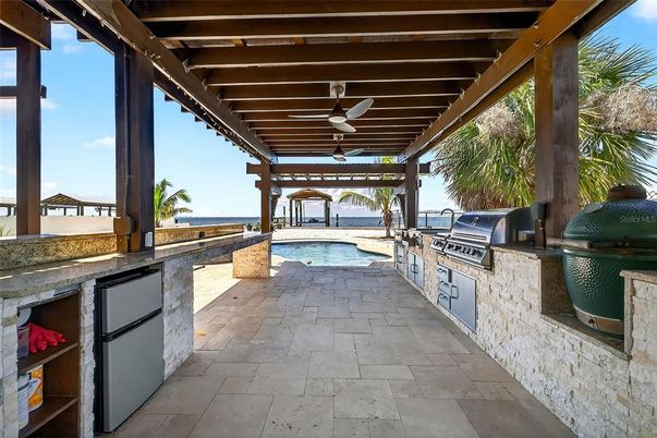 Exterior, Pool, Water