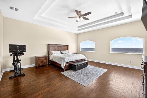 Bedroom, Fitness Equipment, Interior, Water, Wood Texture Flooring
