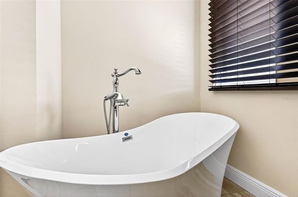 Bathroom, Free Standing Baths, Interior