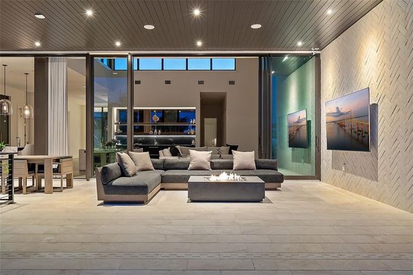Interior, Living room, Pendant Lights, Recessed Lighting