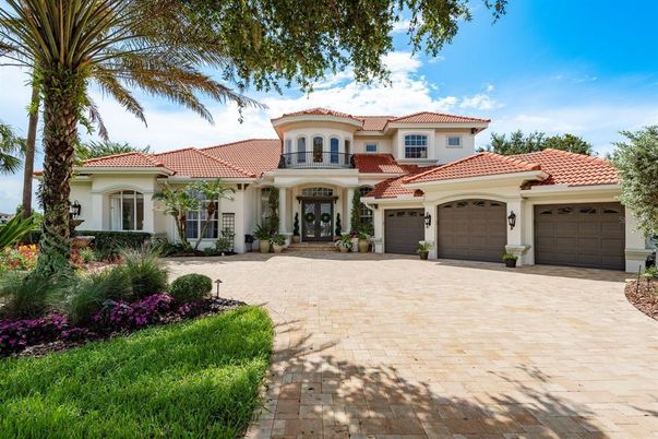 Attached, Exterior, Facade, Mediterranean