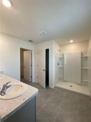 Bathroom, Interior, Recessed Lighting