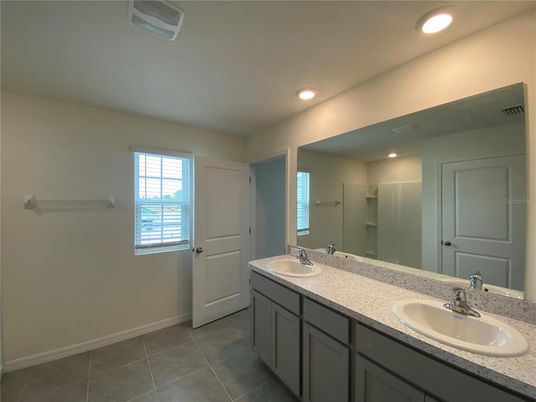Bathroom, Dual Sink Vanities, Interior, Recessed Lighting