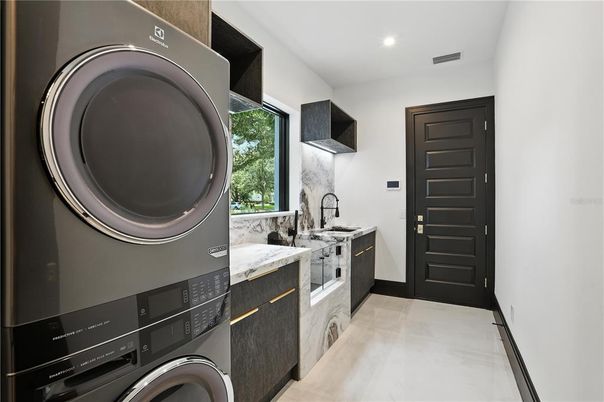 Interior, Recessed Lighting, Washer