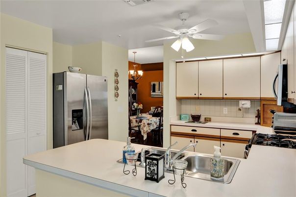 Chandelier, Interior, Kitchen, Pendant Lights, Stainless Steel Appliances